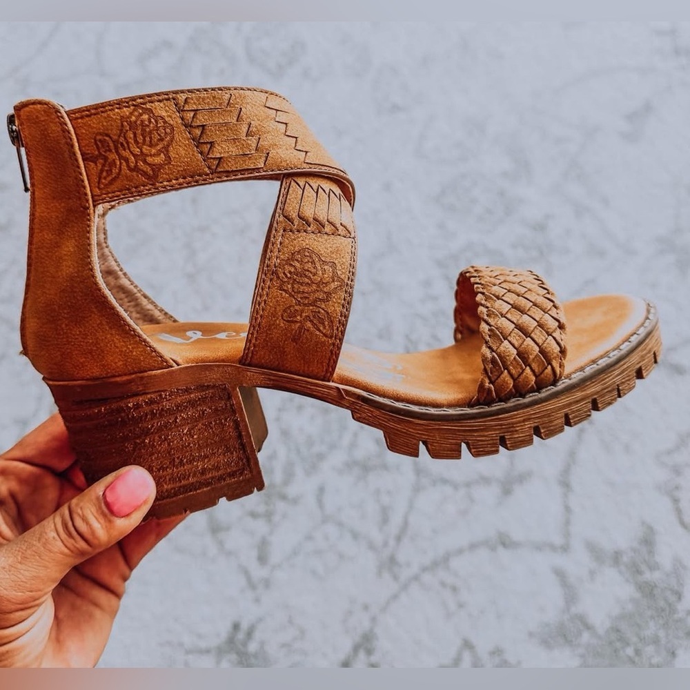 NIB Brand New Very G Vana Tan Tooled Woven Strappy Chunky Heels Heeled Shoes - Picture 2 of 8